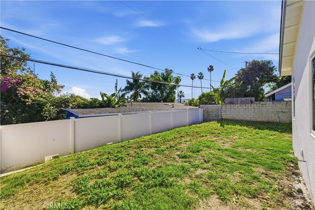 202 S Azusa Ave., La Puente, CA 91744