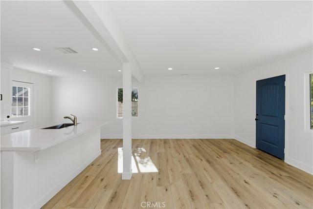 202 S Azusa Ave., La Puente, CA 91744