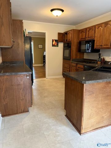 1600 Kenwood Court, Decatur, AL 35601