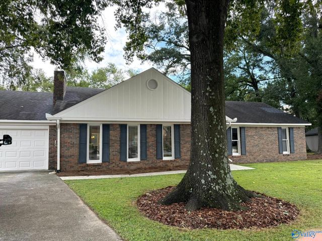 1600 Kenwood Court, Decatur, AL 35601
