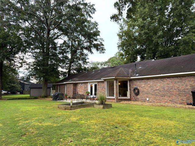 1600 Kenwood Court, Decatur, AL 35601