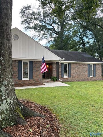 1600 Kenwood Court, Decatur, AL 35601