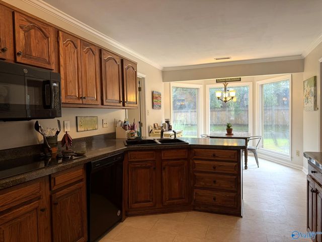 1600 Kenwood Court, Decatur, AL 35601