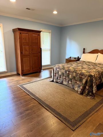 1600 Kenwood Court, Decatur, AL 35601