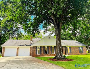 1600 Kenwood Court, Decatur, AL 35601