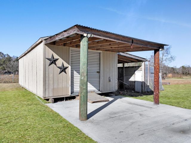 18028 Klein Road, Winnie, TX 77665