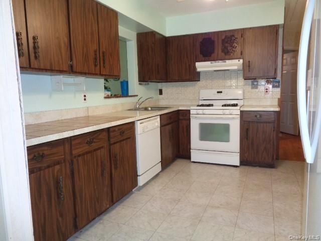 1431 Lombardy Boulevard, Bay Shore, NY 11706