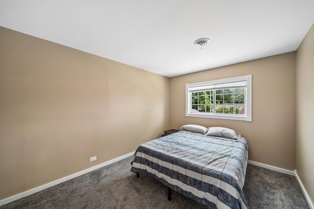 319 W Central Avenue, Lombard, IL 60148