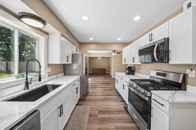 319 W Central Avenue, Lombard, IL 60148