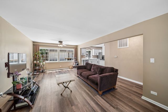 319 W Central Avenue, Lombard, IL 60148