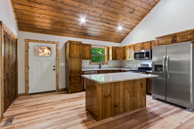 56 Oak Knob Drive, Murphy, NC 28906