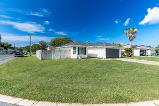 69 Stowe Road, Mary Esther, FL 32569