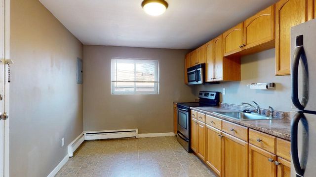 40 Bryon Rd 6, Boston, MA 02132