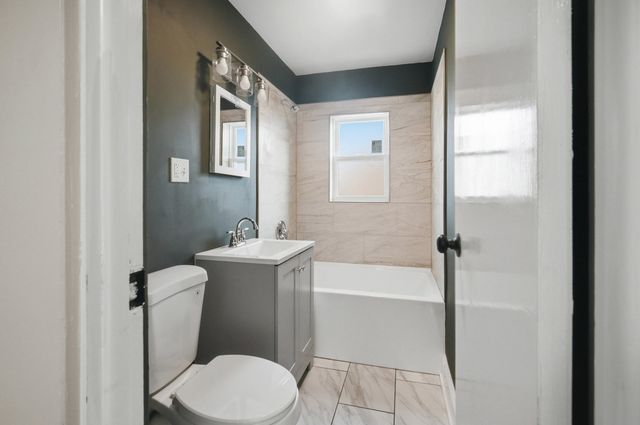 3410 Calwagner Street, Franklin Park, IL 60131