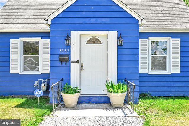 3937 WALNUT ST, Harrisburg, PA 17109