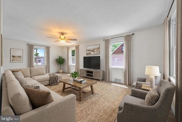 3937 WALNUT ST, Harrisburg, PA 17109