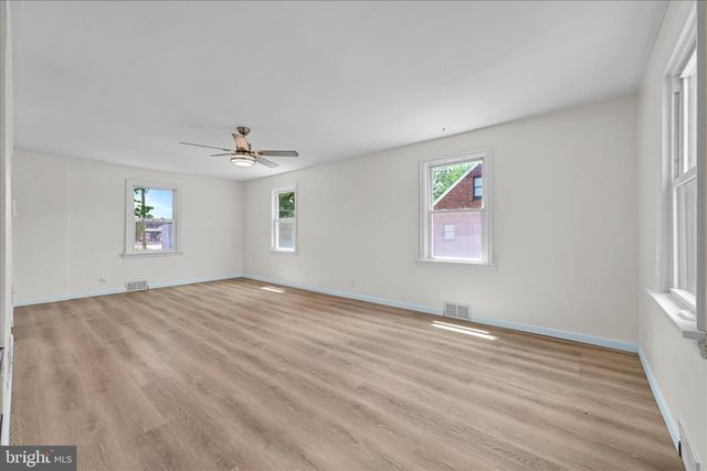3937 WALNUT ST, Harrisburg, PA 17109