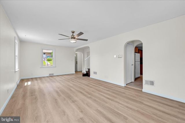 3937 WALNUT ST, Harrisburg, PA 17109