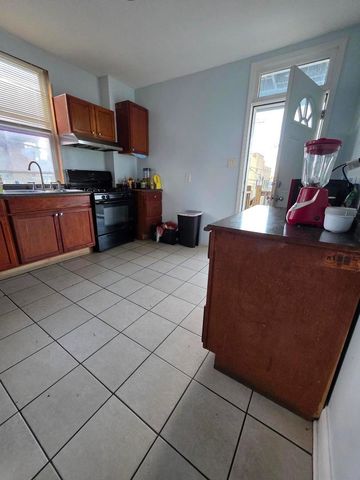 1543 N Avers Avenue, Chicago, IL 60651