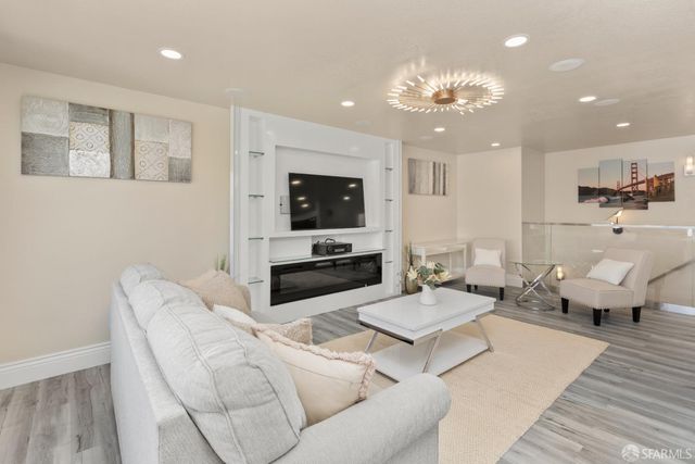 1247 Fitzgerald Avenue, San Francisco, CA 94124