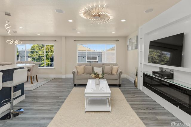 1247 Fitzgerald Avenue, San Francisco, CA 94124