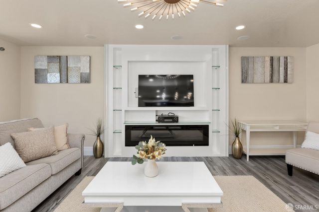 1247 Fitzgerald Avenue, San Francisco, CA 94124