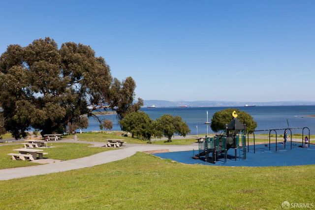 1247 Fitzgerald Avenue, San Francisco, CA 94124