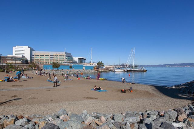 1247 Fitzgerald Avenue, San Francisco, CA 94124