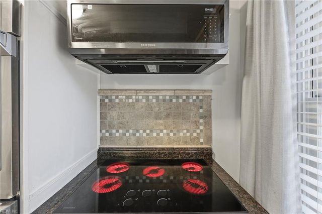 2750 Shell RD, Gloucester, VA 23061