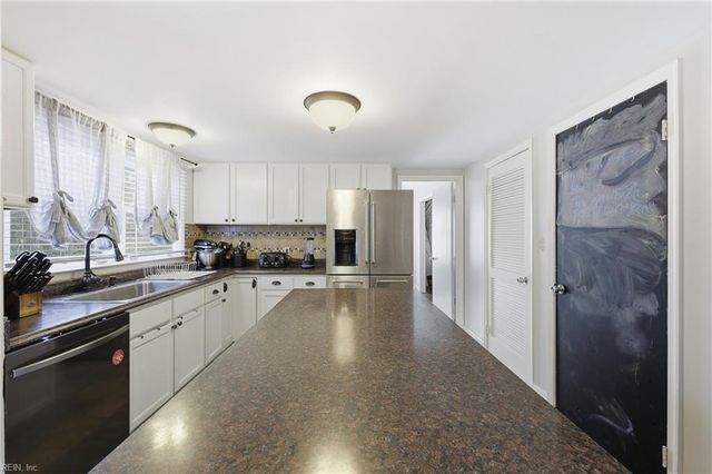 2750 Shell RD, Gloucester, VA 23061