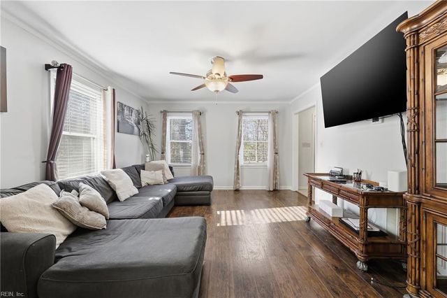 2750 Shell RD, Gloucester, VA 23061