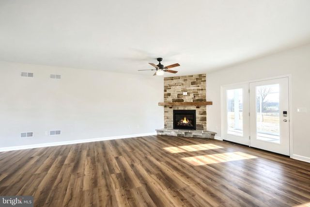 667 BRICKYARD RD, New Oxford, PA 17350