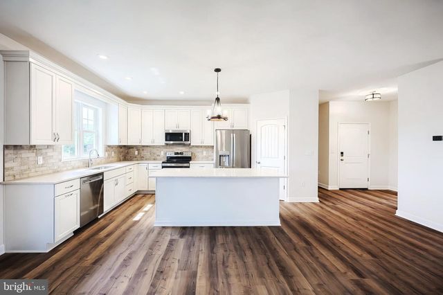 667 BRICKYARD RD, New Oxford, PA 17350