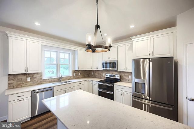 667 BRICKYARD RD, New Oxford, PA 17350