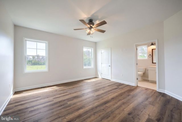 667 BRICKYARD RD, New Oxford, PA 17350