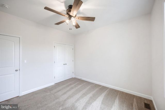 667 BRICKYARD RD, New Oxford, PA 17350