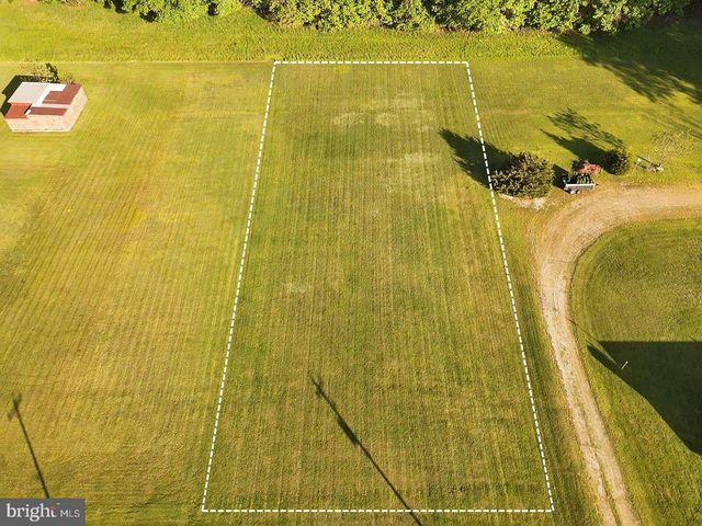 667 BRICKYARD RD, New Oxford, PA 17350