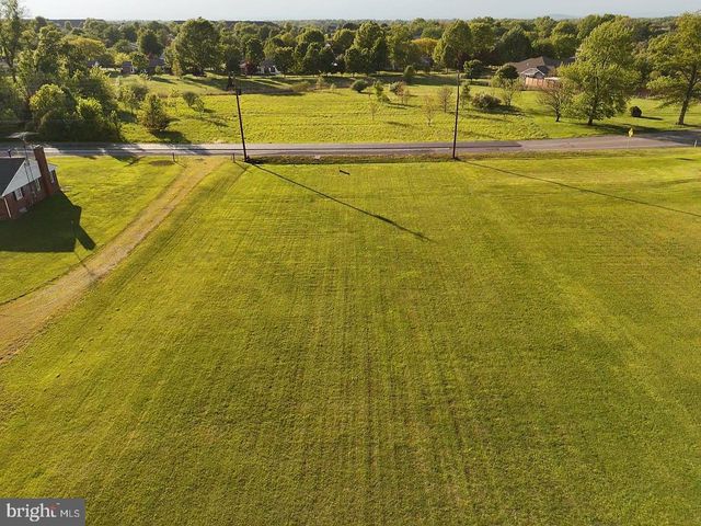 667 BRICKYARD RD, New Oxford, PA 17350