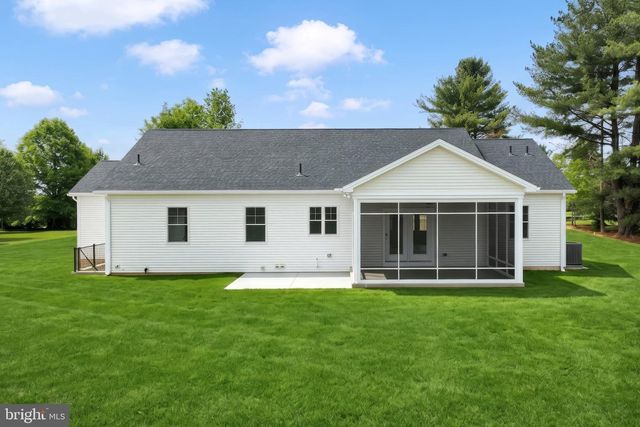 667 BRICKYARD RD, New Oxford, PA 17350