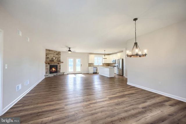 667 BRICKYARD RD, New Oxford, PA 17350