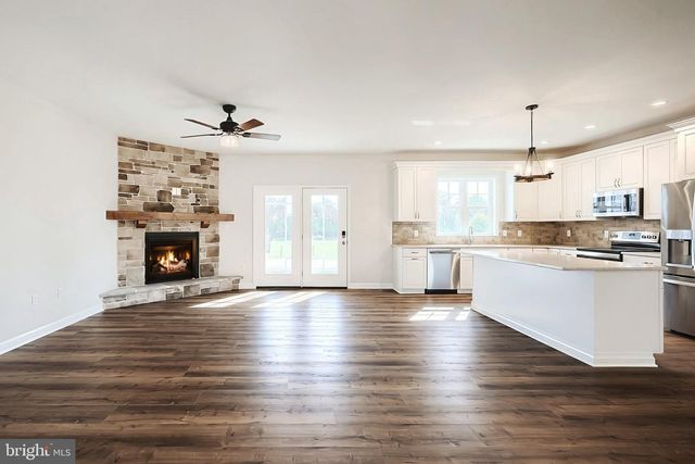 667 BRICKYARD RD, New Oxford, PA 17350