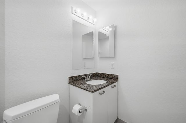 58 SE Palermo Court 104, Stuart, FL 34994