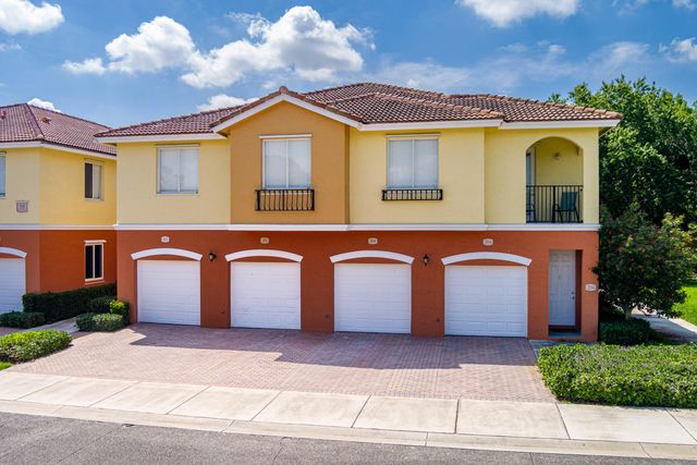 58 SE Palermo Court 104, Stuart, FL 34994