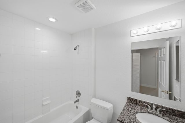 58 SE Palermo Court 104, Stuart, FL 34994