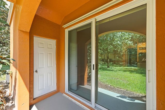 58 SE Palermo Court 104, Stuart, FL 34994