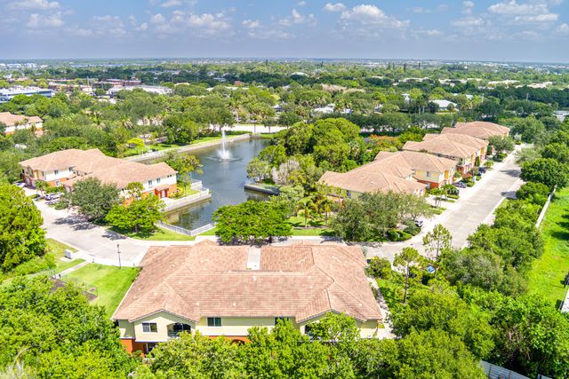 58 SE Palermo Court 104, Stuart, FL 34994