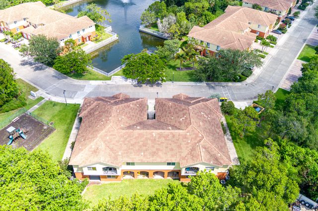 58 SE Palermo Court 104, Stuart, FL 34994