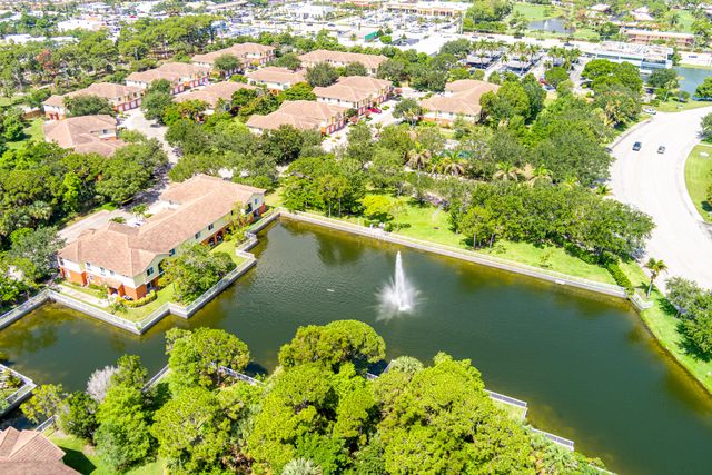 58 SE Palermo Court 104, Stuart, FL 34994
