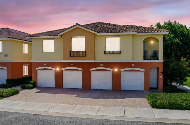 58 SE Palermo Court 104, Stuart, FL 34994