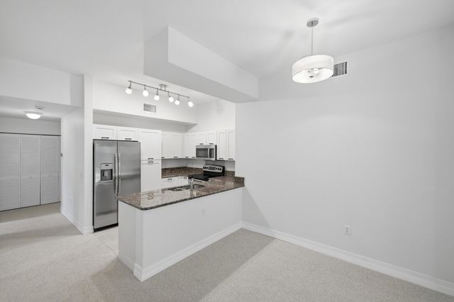 58 SE Palermo Court 104, Stuart, FL 34994